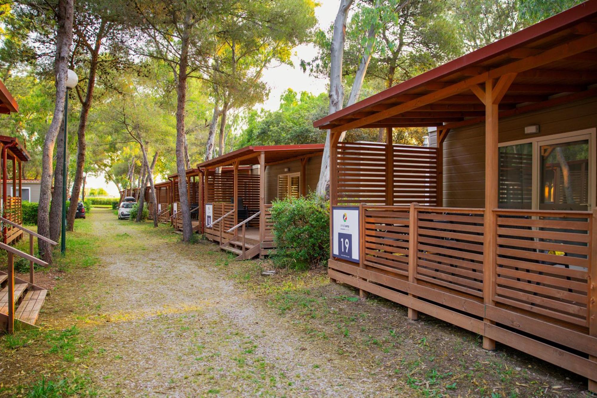 Small Camp Baia Domizia Kr Vip Full Service Hotel Exterior photo